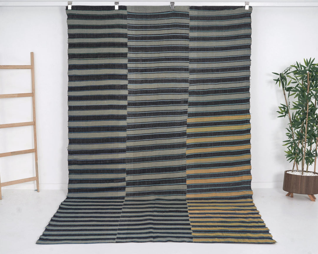 Kilim Rug 6' 1" x 9' 11" | No. VR38349