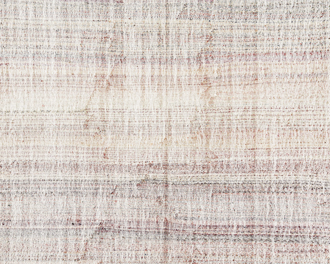 Kilim Rug 5' 5" x 7' 10" | No. VR33693