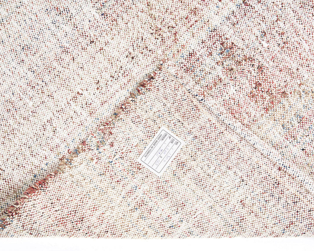Kilim Rug 5' 5" x 7' 10" | No. VR33693