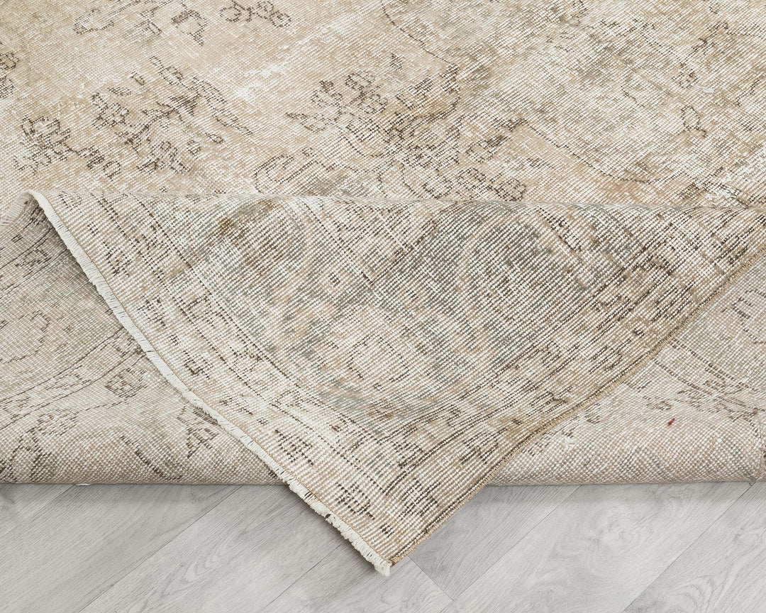 Beige Oushak Rug 6' 9" x 10' | No. VR68568