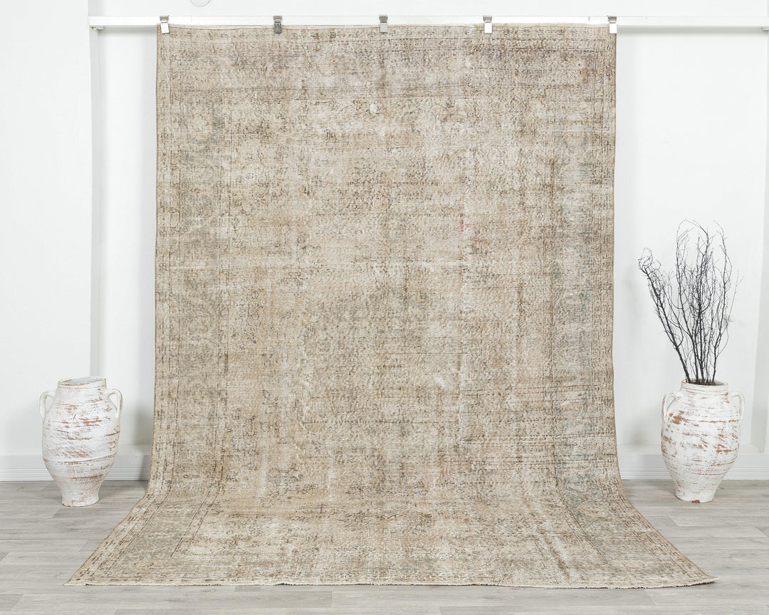 Beige Oushak Rug 6' 9" x 10' | No. VR68568