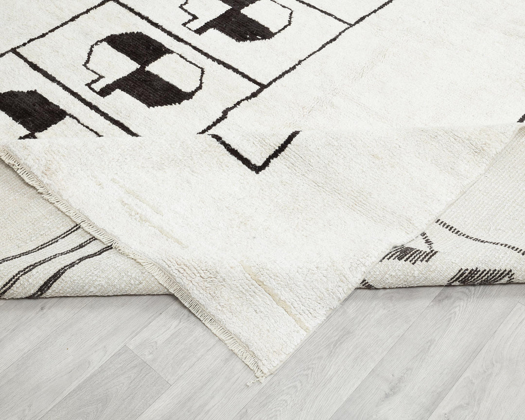 White Vintage Turkish Rug 10' 2" x 12' 4" | No. VR76768