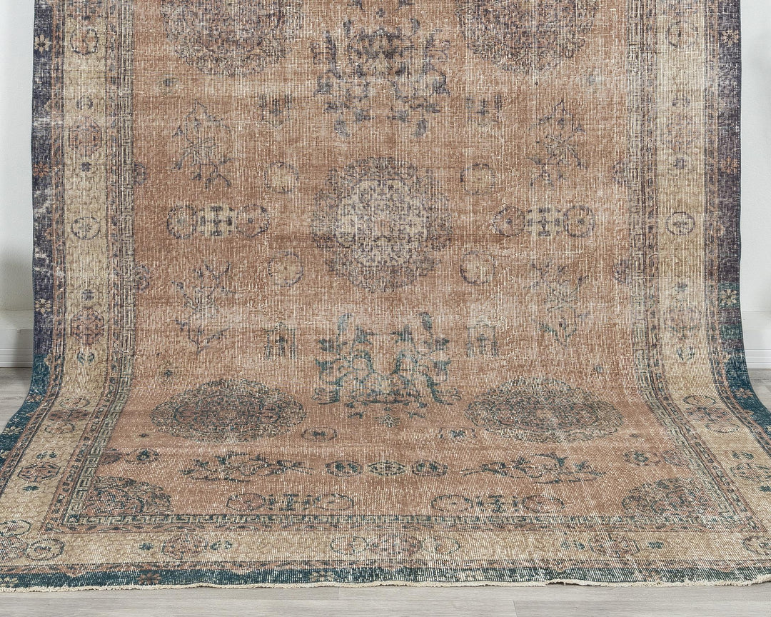Vintage Turkish Rug 6' 7" x 10' 4" | No. VR99957