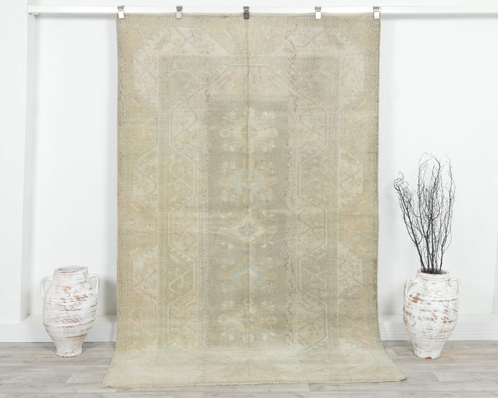 Beige Oushak Rug 5' 5" x 9' 6" | No. VR98399