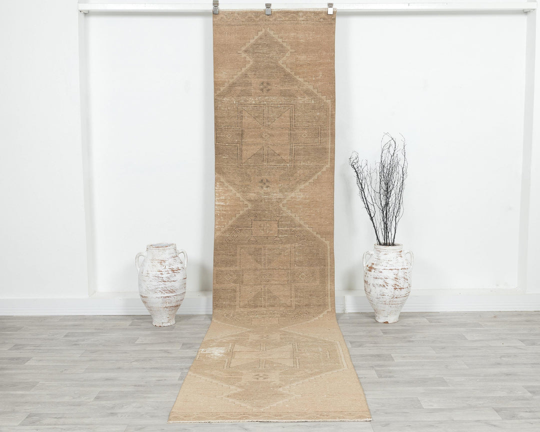 Runner Rug 2' 10" x 11' 1" | No. VR17524