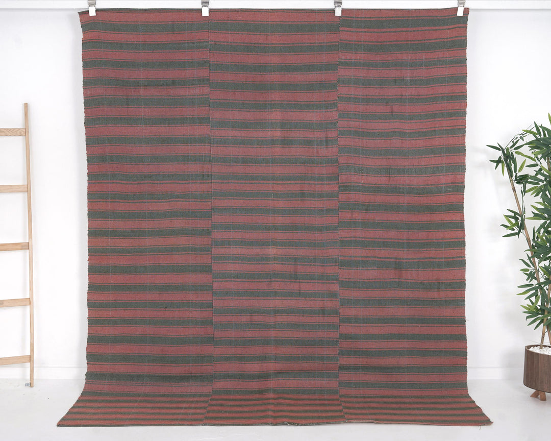Kilim Rug 6' 4" x 7' 11" | No. VR49595