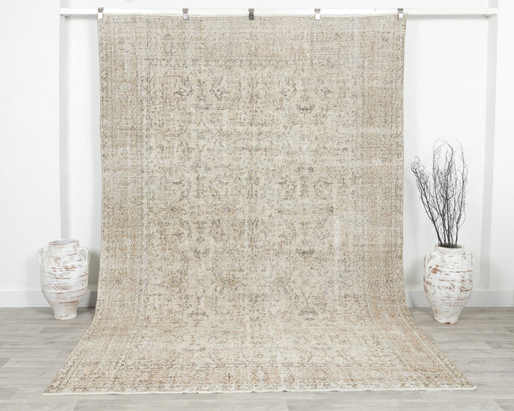Neutral Oushak Rug 7' 1" x 10' 4" | No. VR46417