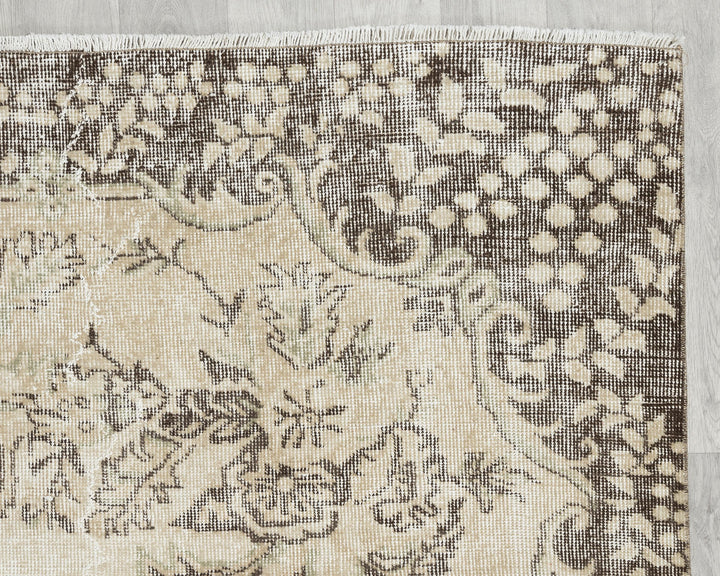 Neutral Oushak Rug 6' 5" x 10' 4" | No. VR92325