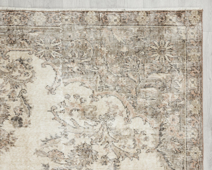 Beige Oushak Rug 6' 5" x 10' | No. VR68215