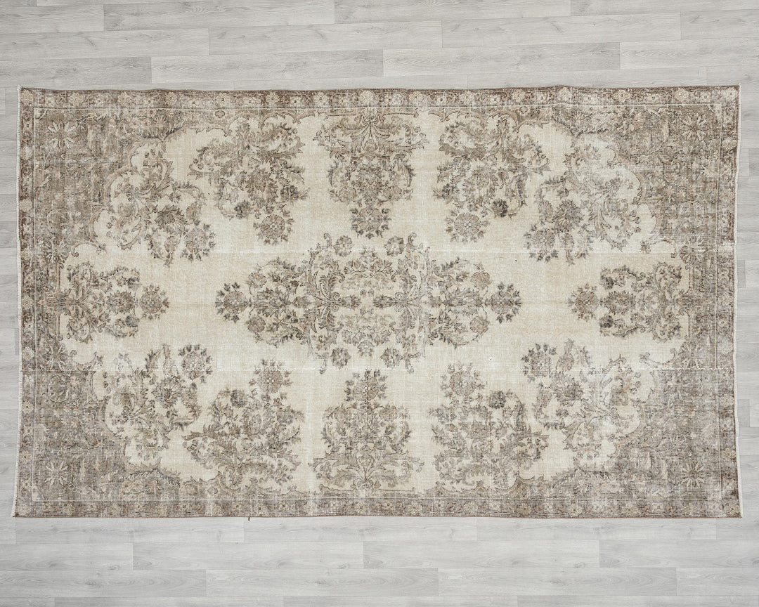 Beige Oushak Rug 6' 5" x 10' | No. VR68215