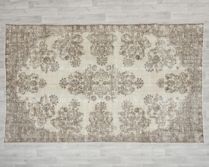 Beige Oushak Rug 6' 5" x 10' | No. VR68215