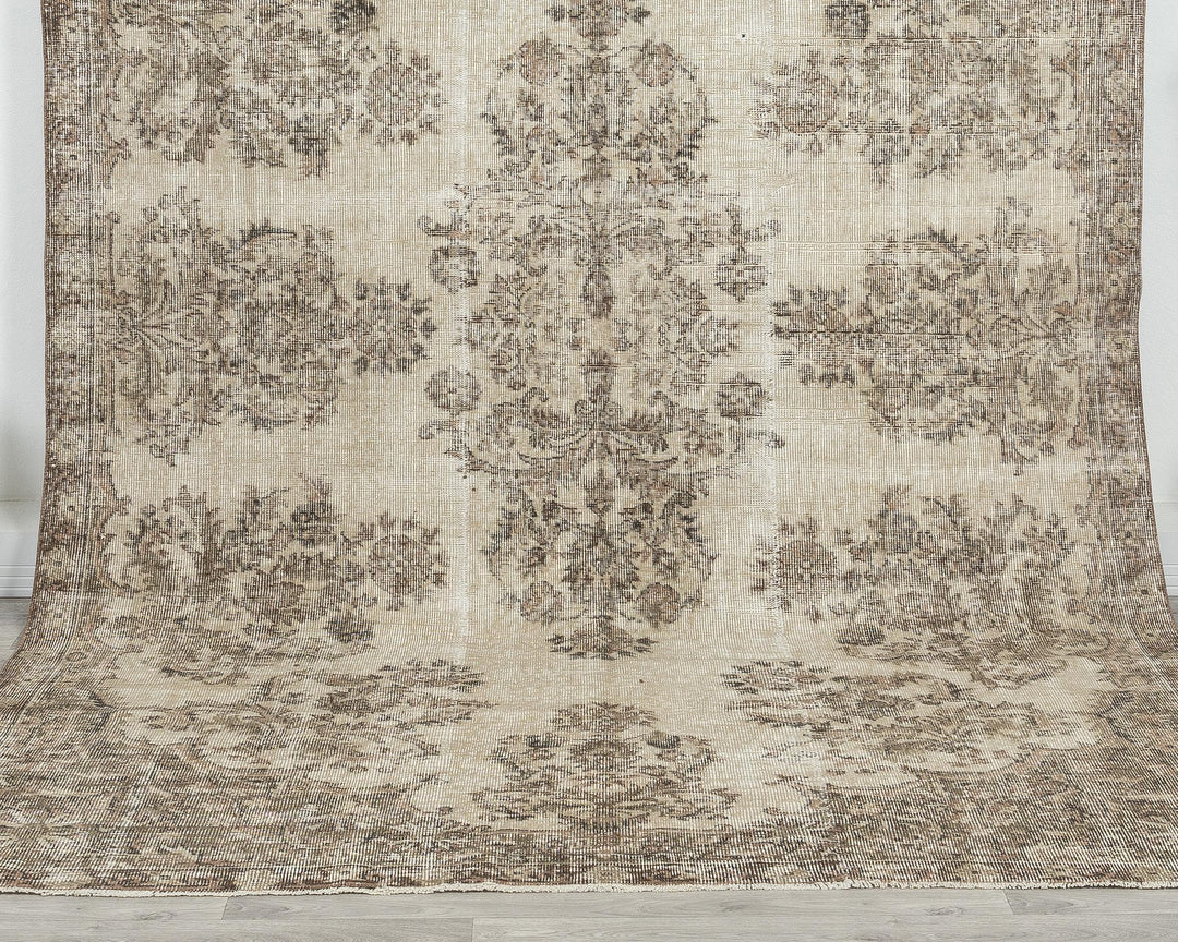 Beige Oushak Rug 6' 5" x 10' | No. VR68215