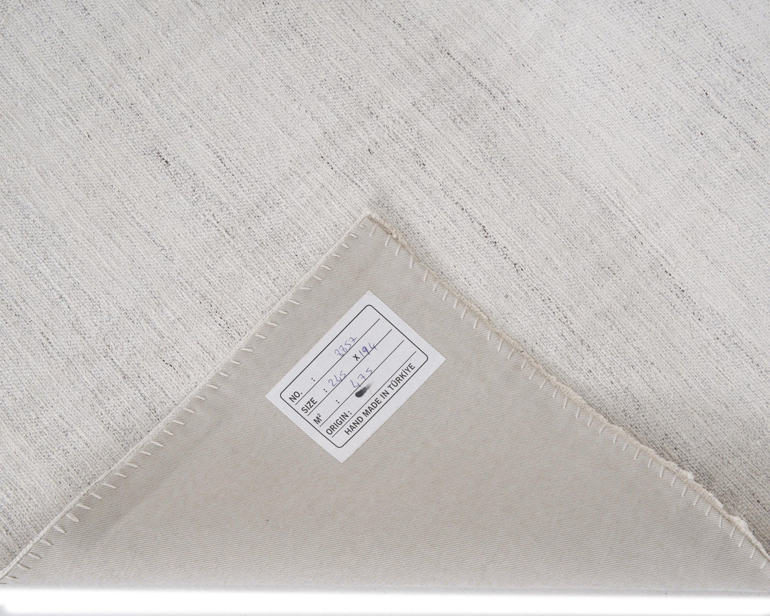 Neutral Kilim Rug 6' 5" x 8' | No. VR81123