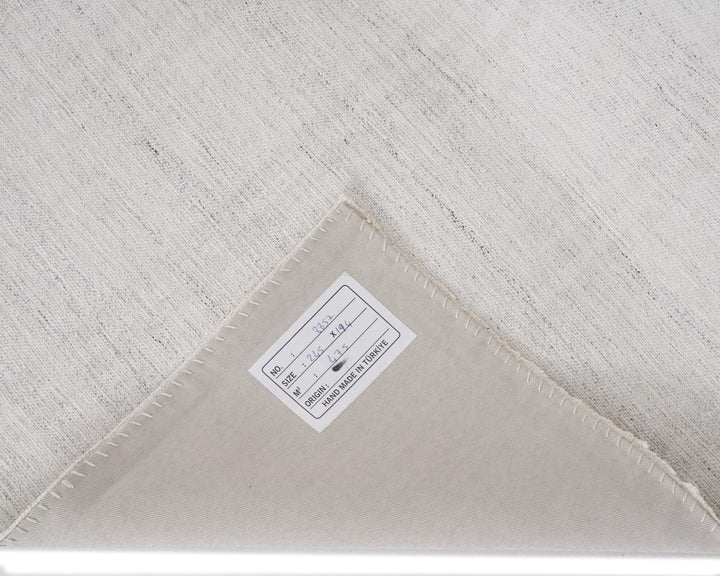 Neutral Kilim Rug 6' 5" x 8' | No. VR81123