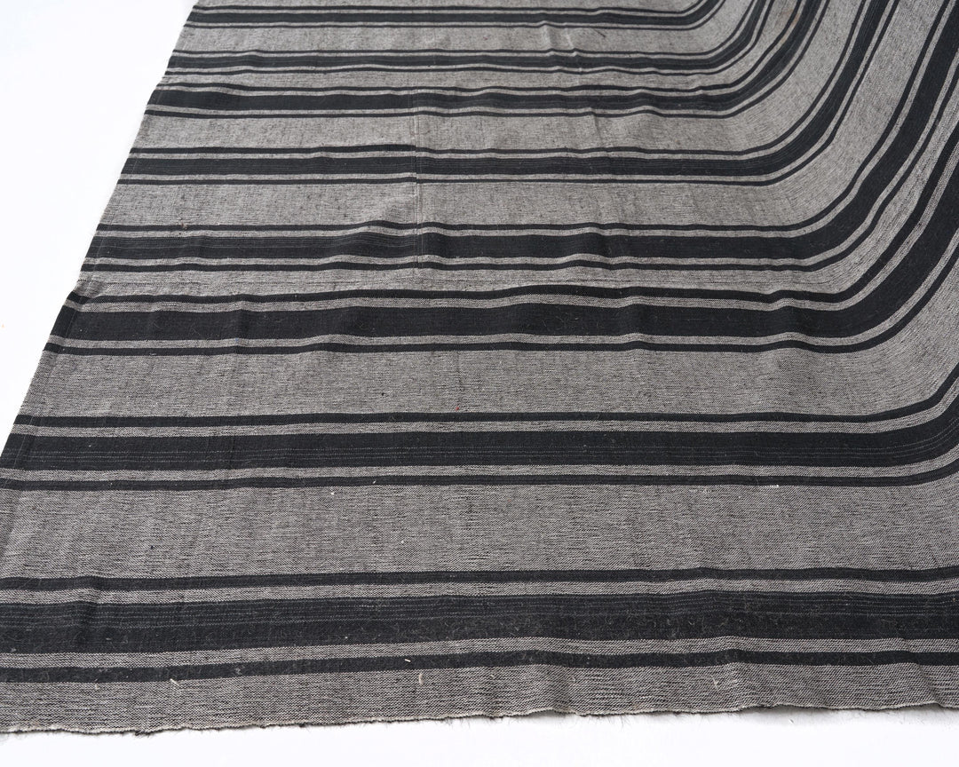 Kilim Rug 8' 4" x 9' 10" | No. VR44933