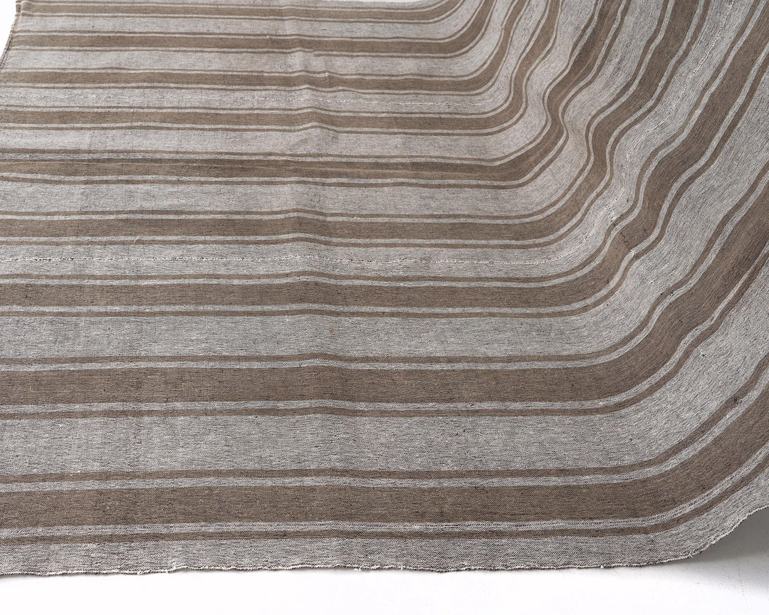 Kilim Rug 6' 7" x 10' 4" | No. VR34528