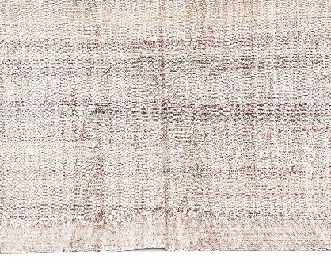 Kilim Rug 5' 5" x 7' 10" | No. VR33693