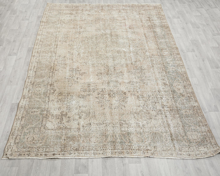 Beige Oushak Rug 6' 9" x 10' | No. VR68568