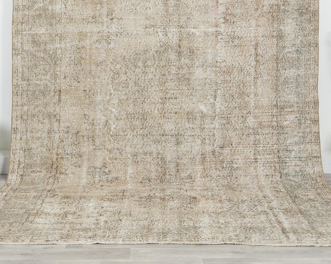 Beige Oushak Rug 6' 9" x 10' | No. VR68568