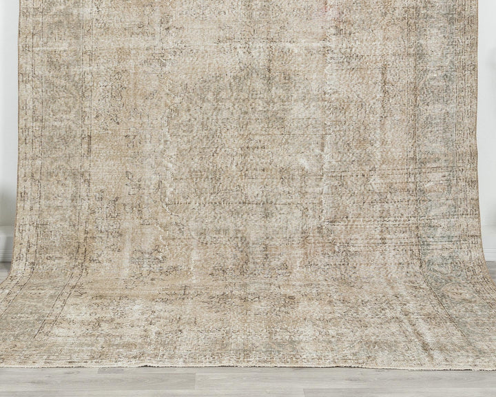 Beige Oushak Rug 6' 9" x 10' | No. VR68568