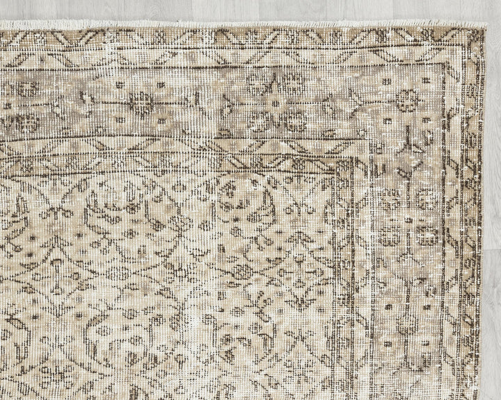 Beige Oushak Rug 6' 9" x 10' | No. VR36939