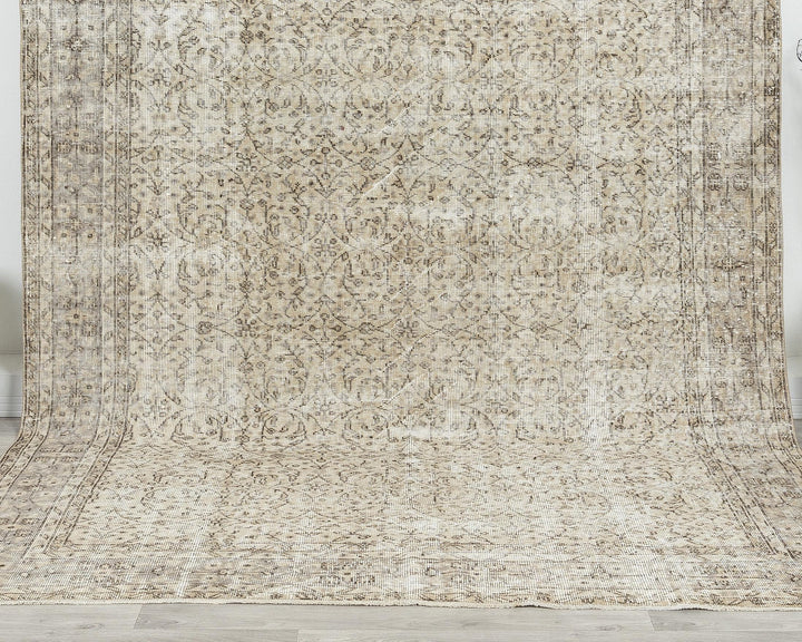 Beige Oushak Rug 6' 9" x 10' | No. VR36939