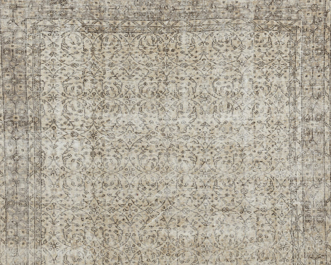 Beige Oushak Rug 6' 9" x 10' | No. VR36939