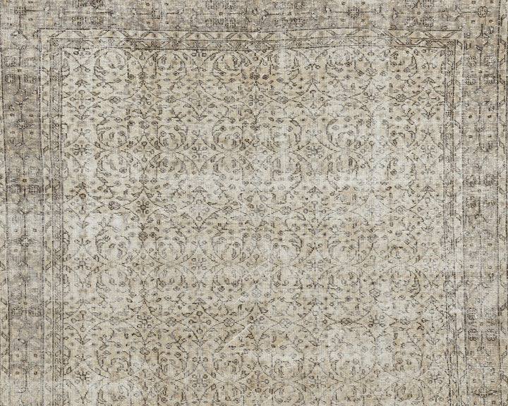 Beige Oushak Rug 6' 9" x 10' | No. VR36939