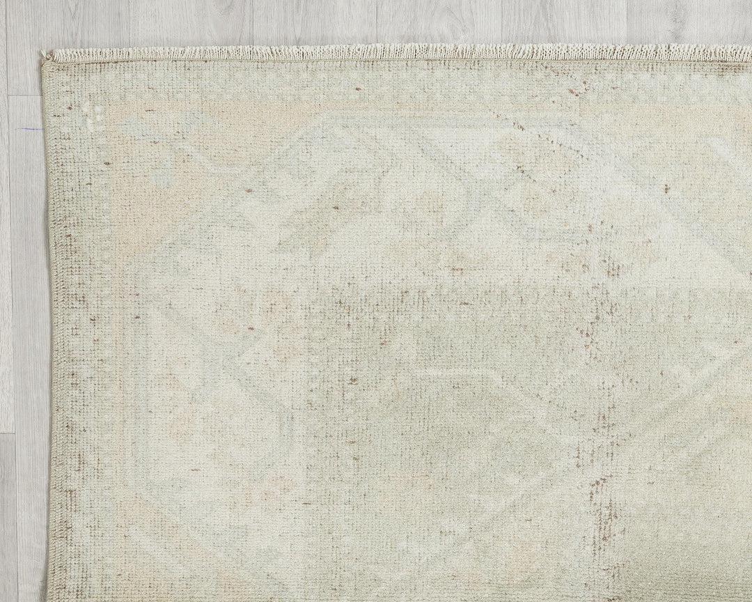 Beige Oushak Rug 5' 5" x 9' 6" | No. VR98399