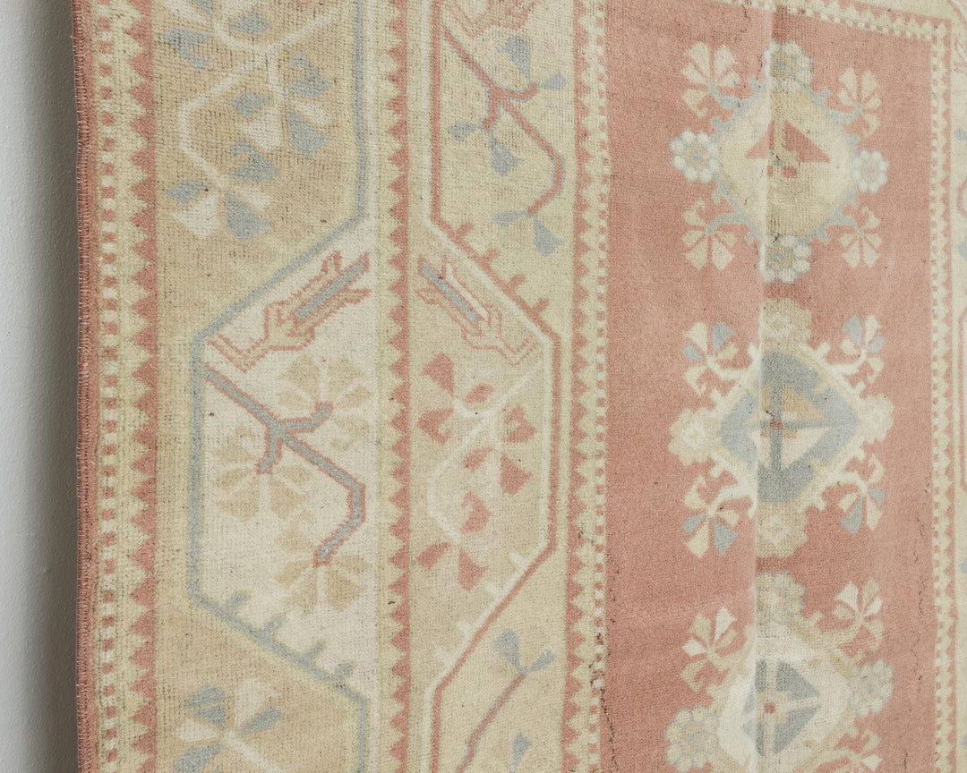 Faded Oushak Rug 5' 3" x 7' 7" | No. VR82788