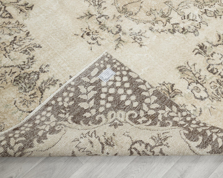 Neutral Oushak Rug 6' 5" x 10' 4" | No. VR92325