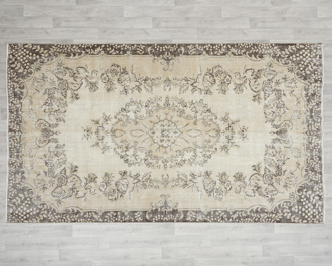 Neutral Oushak Rug 6' 5" x 10' 4" | No. VR92325