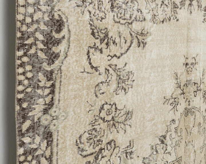 Neutral Oushak Rug 6' 5" x 10' 4" | No. VR92325