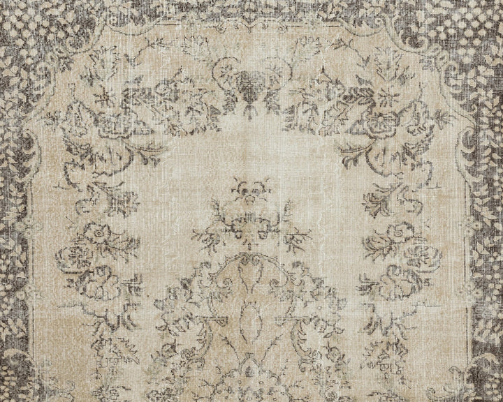Neutral Oushak Rug 6' 5" x 10' 4" | No. VR92325