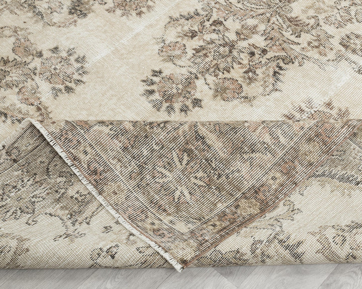 Beige Oushak Rug 6' 5" x 10' | No. VR68215
