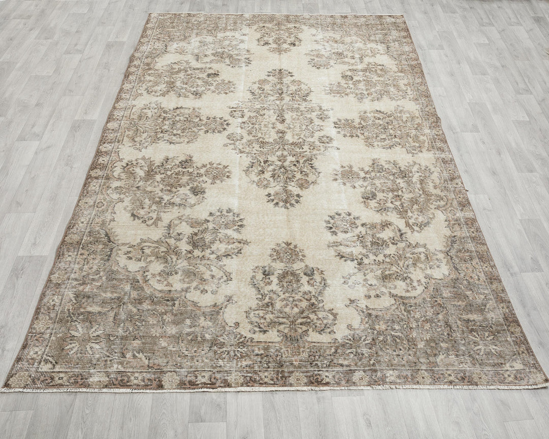 Beige Oushak Rug 6' 5" x 10' | No. VR68215