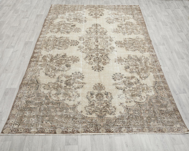 Beige Oushak Rug 6' 5" x 10' | No. VR68215