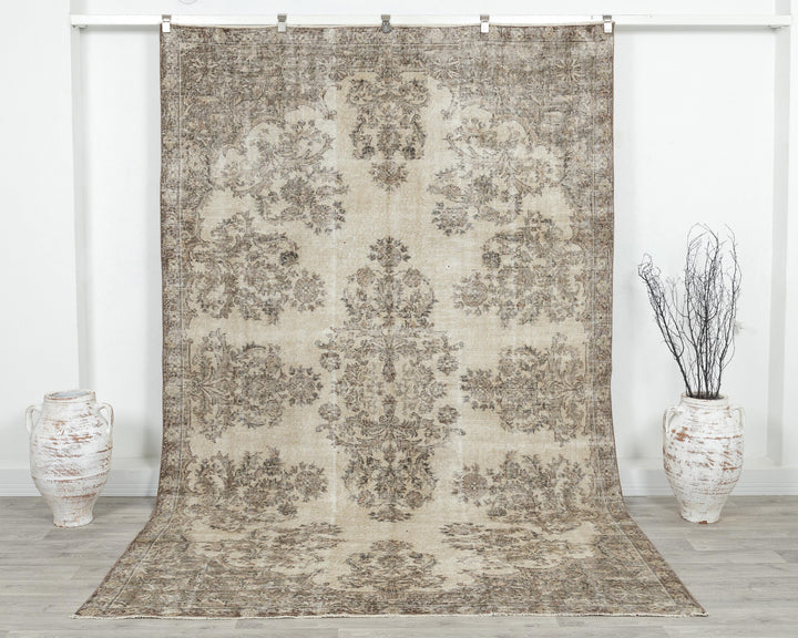 Beige Oushak Rug 6' 5" x 10' | No. VR68215