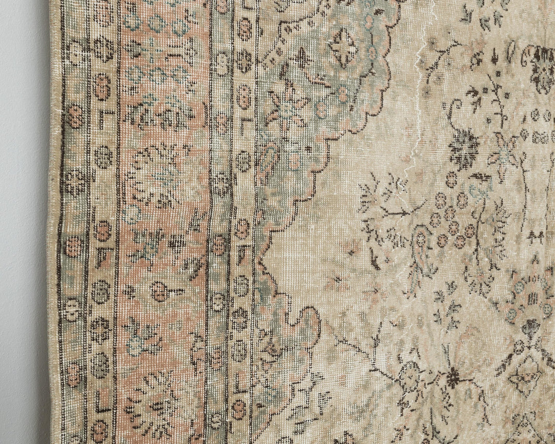 Neutral Oushak Rug 6' 8" x 10' 4" | No. VR43472