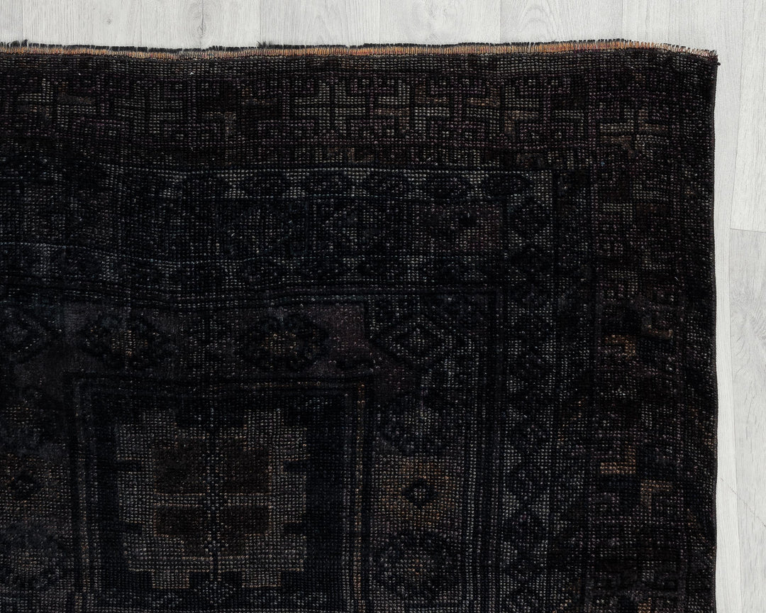 Gray Runner Rug 3' 3" x 8' | No. VR25055