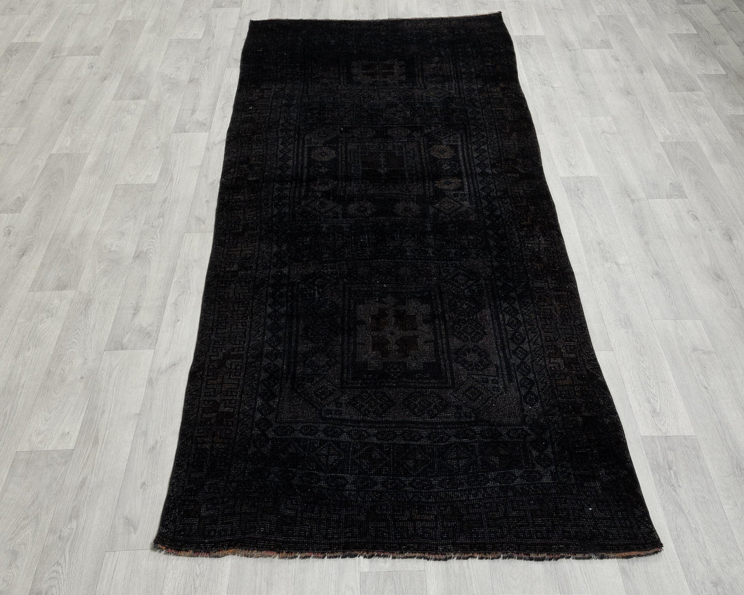 Gray Runner Rug 3' 3" x 8' | No. VR25055