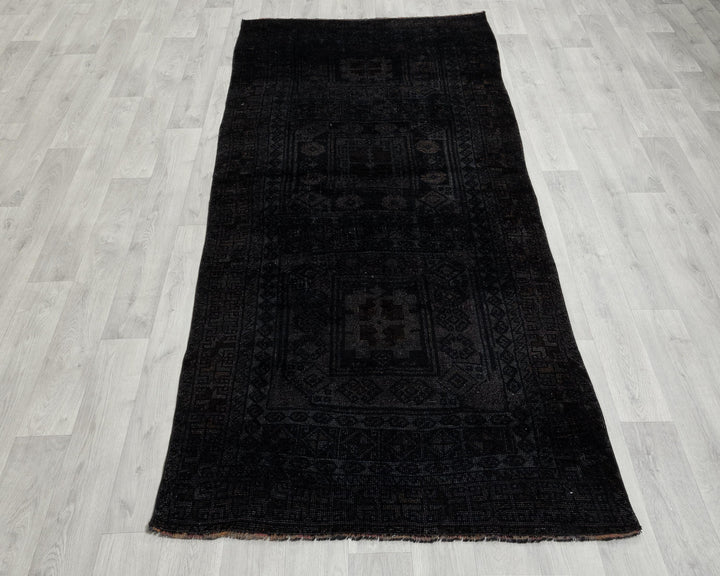 Gray Runner Rug 3' 3" x 8' | No. VR25055