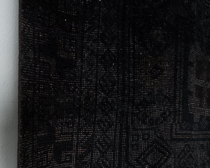 Gray Runner Rug 3' 3" x 8' | No. VR25055
