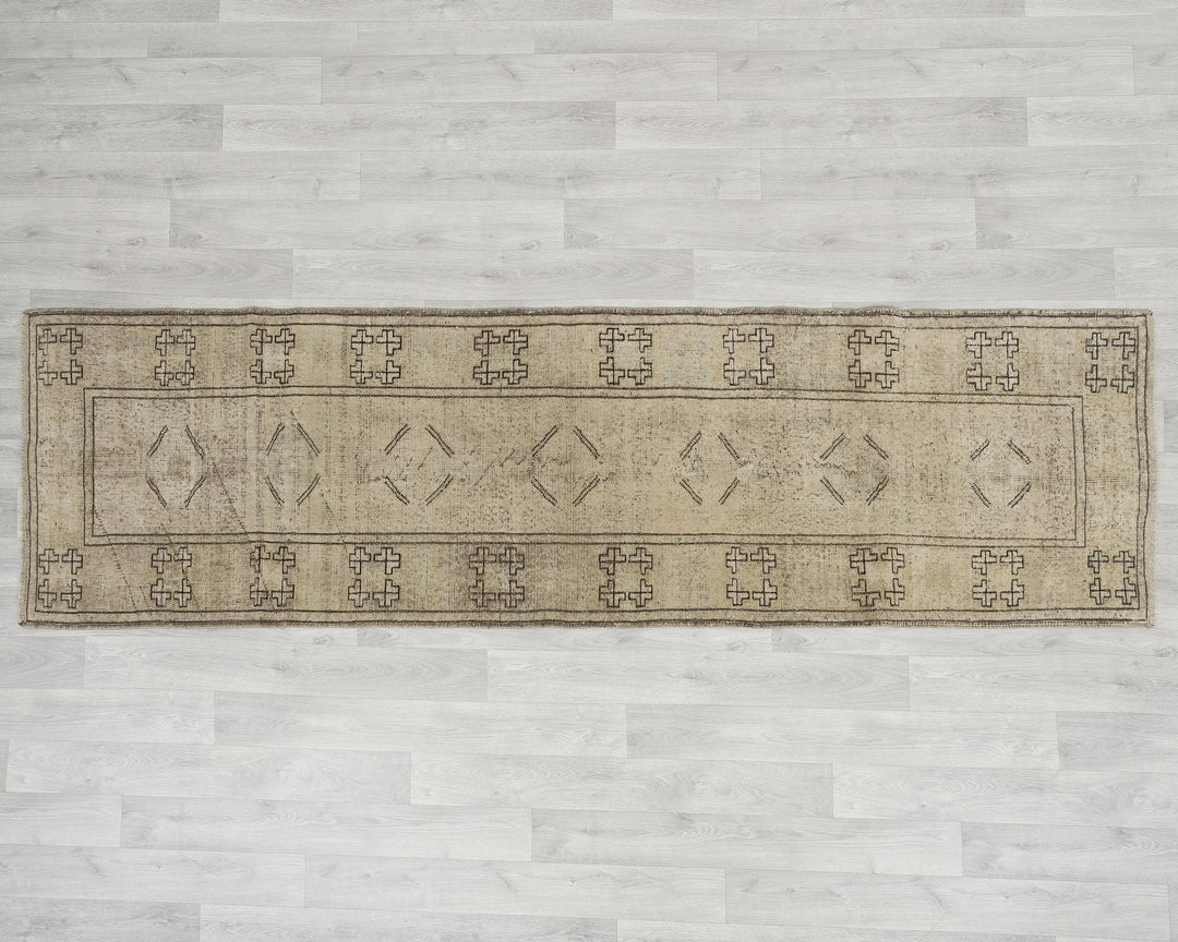 Runner Rug 2' 7" x 9' | No. VR37849