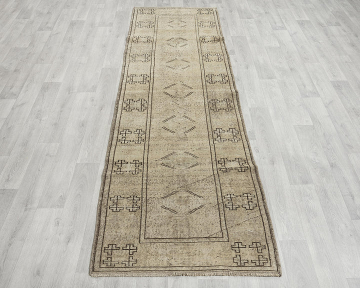 Runner Rug 2' 7" x 9' | No. VR37849