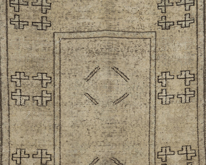 Runner Rug 2' 7" x 9' | No. VR37849