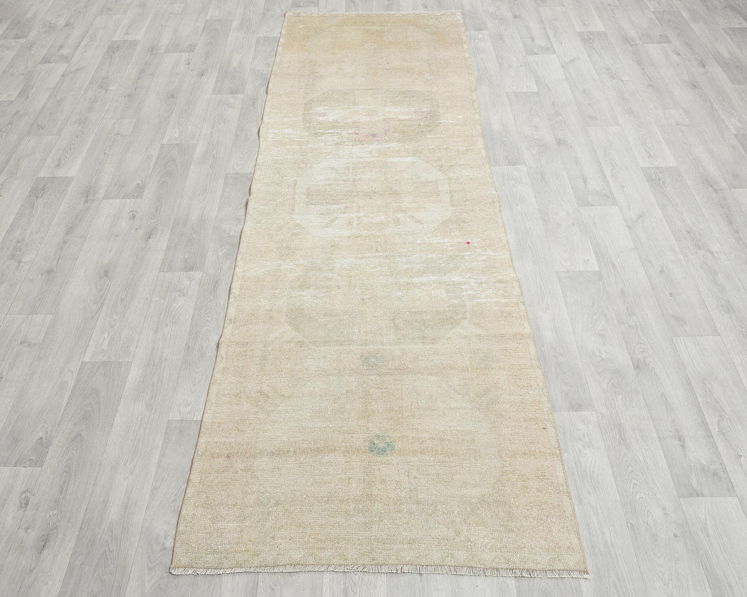 Beige Runner Rug 2' 7" x 8' 6" | No. VR46513