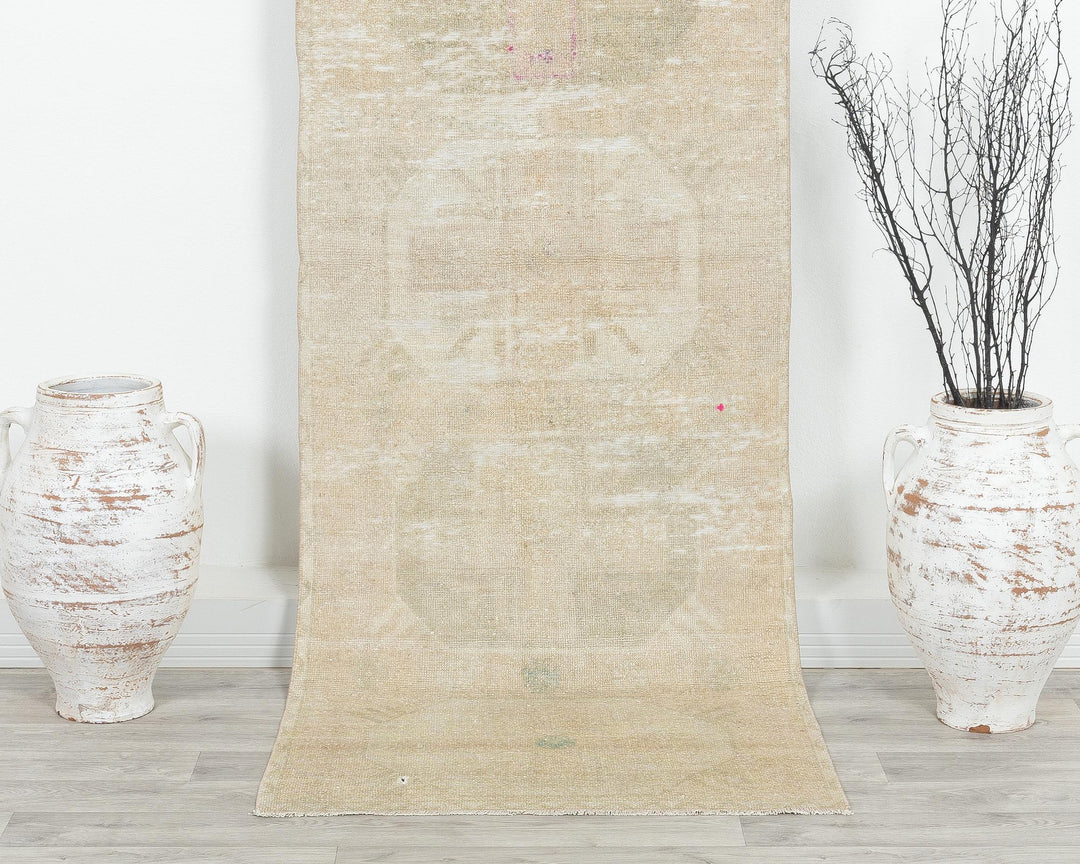 Beige Runner Rug 2' 7" x 8' 6" | No. VR46513