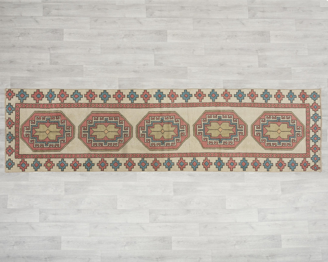 Runner Rug 2' 7" x 9' 8" | No. VR87150