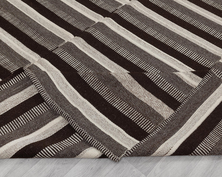 Kilim Rug 9' x 13' 4" | No. VR95618